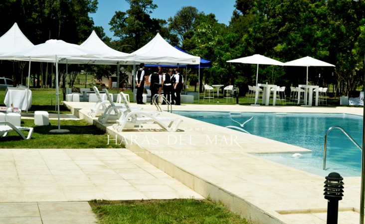 nuevo,  moderno, optimo,hemroso chalet de 4 ambientes, con garaje ,parque y galería