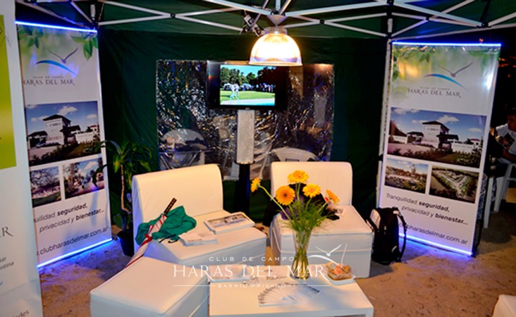 nuevo,  moderno, optimo,hemroso chalet de 4 ambientes, con garaje ,parque y galería