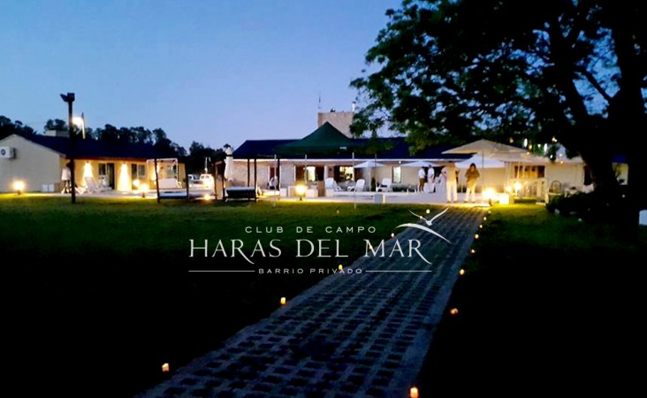 nuevo,  moderno, optimo,hemroso chalet de 4 ambientes, con garaje ,parque y galería