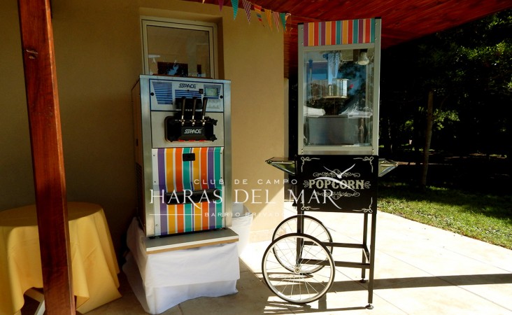 nuevo,  moderno, optimo,hemroso chalet de 4 ambientes, con garaje ,parque y galería