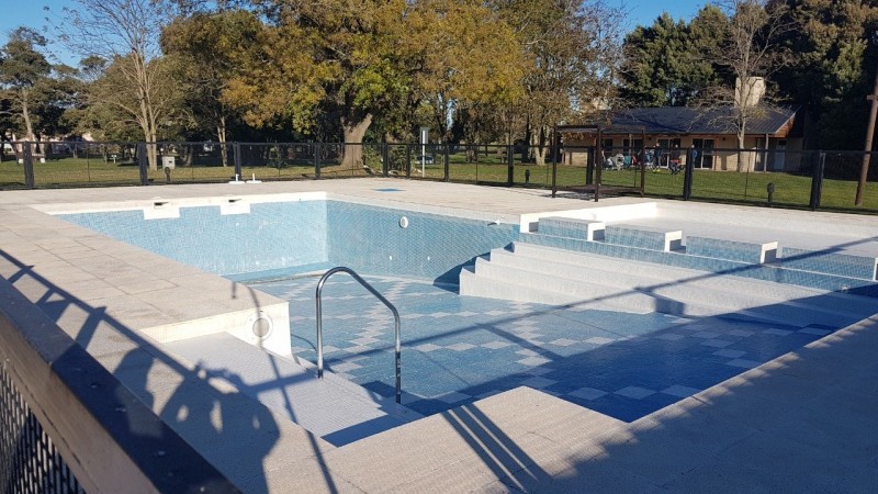 nuevo,  moderno, optimo,hemroso chalet de 4 ambientes, con garaje ,parque y galería