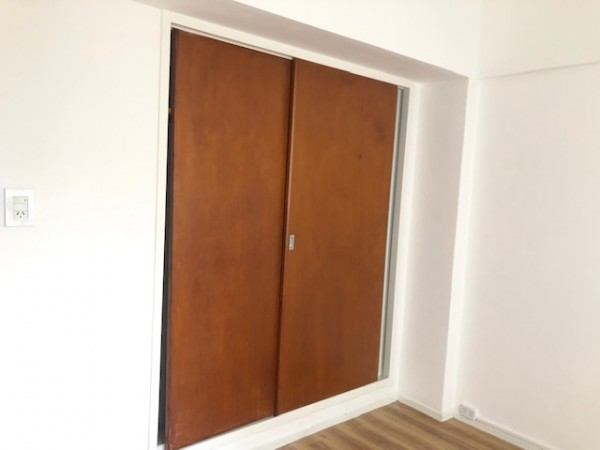 VENTA DPTO. CON RENTA !!!,  DPTO. 2 AMB. CON DEPENDENCIAS !!!!! AL FRENTE,  IMPEC. PZA. COLON. CON RENTA!