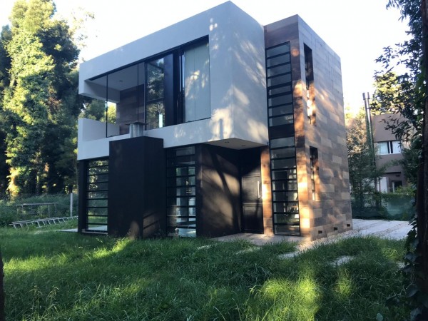 VENTA BOSQUE PERALTA RAMOS !!!! CHALET  MODERNO,  HERMOSO, NUEVO 