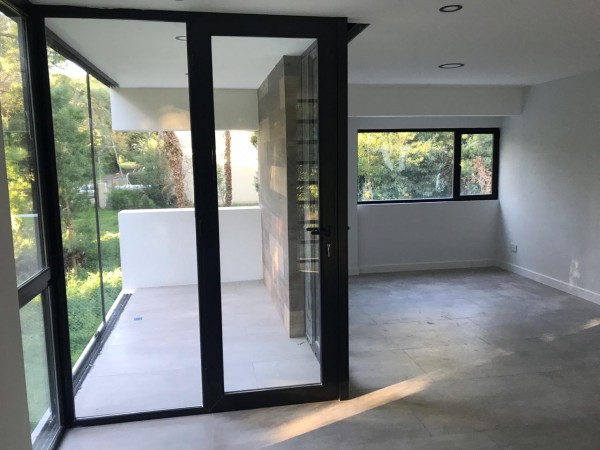 VENTA BOSQUE PERALTA RAMOS !!!! CHALET  MODERNO,  HERMOSO, NUEVO 