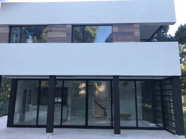 VENTA BOSQUE PERALTA RAMOS !!!! CHALET  MODERNO,  HERMOSO, NUEVO 