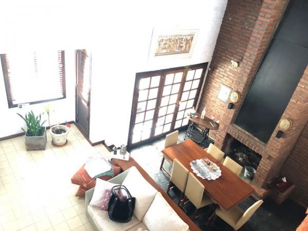 hermoso chalet en colina, amplio, impecable, consulte !!!!