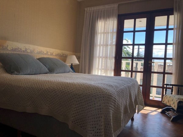 hermoso chalet en colina, amplio, impecable, consulte !!!!