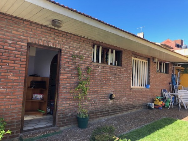 hermoso chalet en colina, amplio, impecable, consulte !!!!