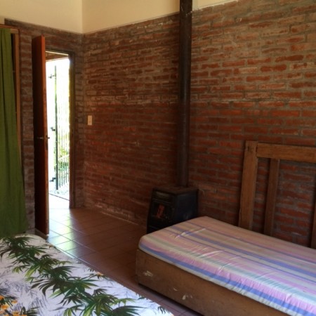 CON RENTA !!!! hermoso chalecito en acantilados, gran parque