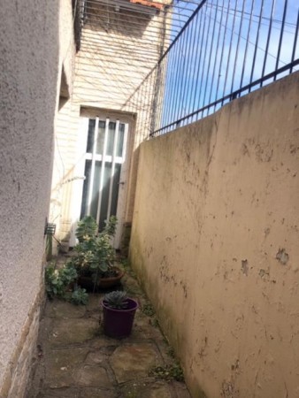 chalet playa grande, parque, garaje doble y departamento de entrada independiente.