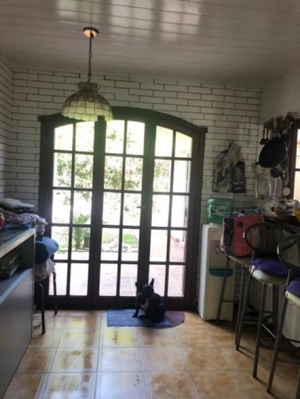 chalet playa grande, parque, garaje doble y departamento de entrada independiente.