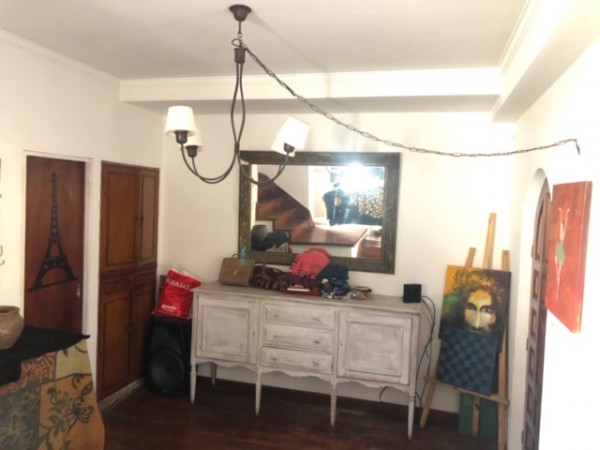 chalet playa grande, parque, garaje doble y departamento de entrada independiente.