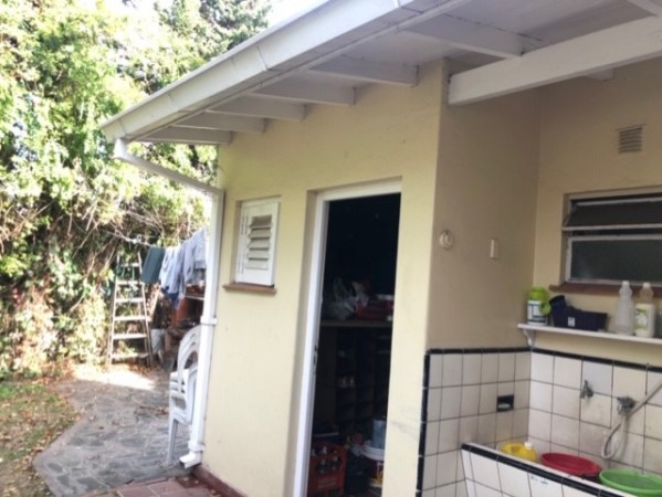 chalet playa grande, parque, garaje doble y departamento de entrada independiente.