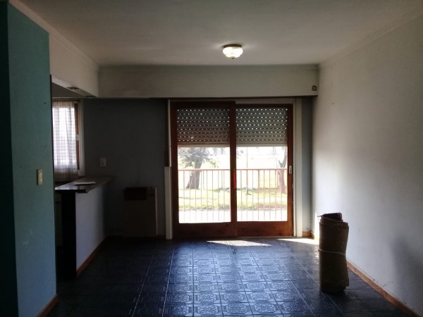 LOCAL CON VIVIENDA EN P.A