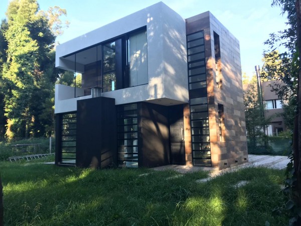 VENTA BOSQUE PERALTA RAMOS !!!! CHALET  MODERNO,  HERMOSO, NUEVO 