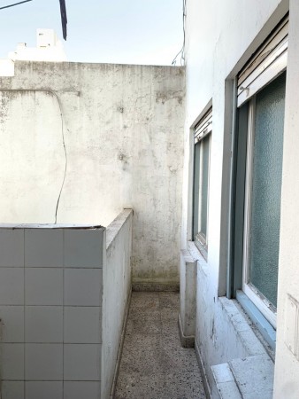 DEPARTAMENTO PISO CON PATIO, MAS BAULERA Y DOS LOCALES  