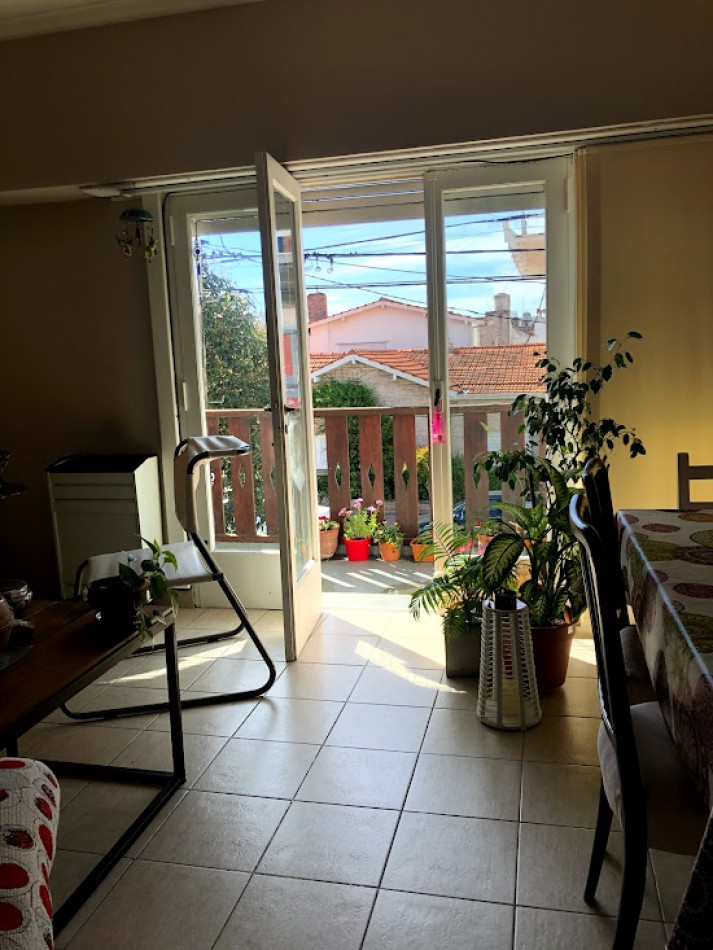 ALQUILER por temporada corta o de verano en  Mar del Plata !!! DISPONIBLE DICIEMBRE DEPARTAMENTO EN PH DE   2 amb.  2/3 PLAZAS. MUY AMPLIO, LUMINOSO Y TRANQUILO.  ZONA CHAUVIN, 1o PISO POR  ESCALERA,  HERMOSO !!!!