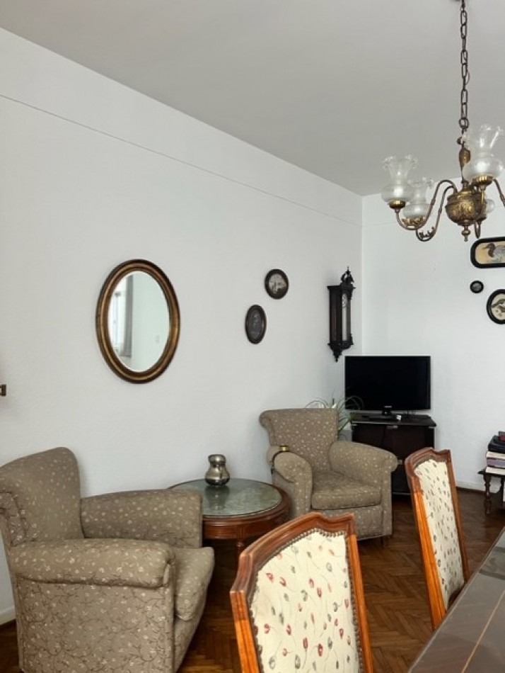 EVALUE, VEALO, BUSCA ESTILO ???  departamento AMPLISIMO,  señorial DE  3 amb con dependencia,  dormitorios al frente con balcon, microcentro, a un paso de  todo lo que necesite y del mar, EXCELENTE OPCION DE COMRPA !!!  