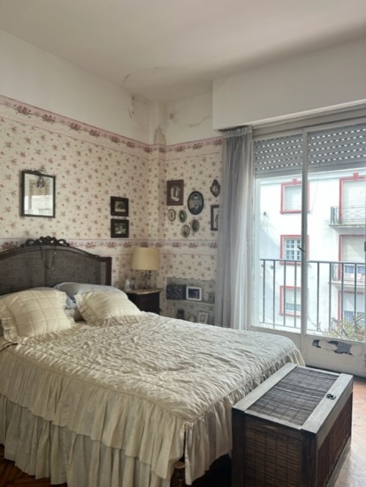 EVALUE, VEALO, BUSCA ESTILO ???  departamento AMPLISIMO,  señorial DE  3 amb con dependencia,  dormitorios al frente con balcon, microcentro, a un paso de  todo lo que necesite y del mar, EXCELENTE OPCION DE COMRPA !!!  