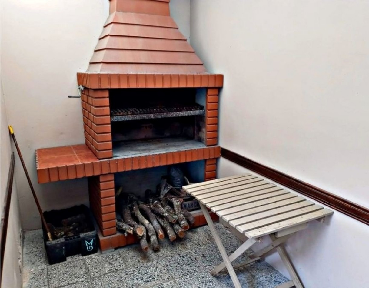 VENTA APTO LOCAL O  EDIFICIO. CHALET CLASICO MDP,  DE 6 AMBIENTES CON PATIO, PARRILLA, DESARROLLADO EN DOS PLANTAS, solo venta para proyecto comercial, o multifamiliar.