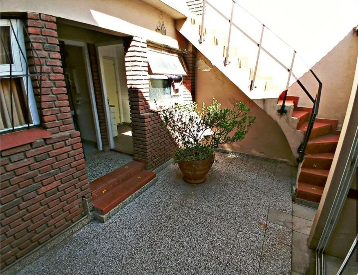 VENTA APTO LOCAL O  EDIFICIO. CHALET CLASICO MDP,  DE 6 AMBIENTES CON PATIO, PARRILLA, DESARROLLADO EN DOS PLANTAS, solo venta para proyecto comercial, o multifamiliar.