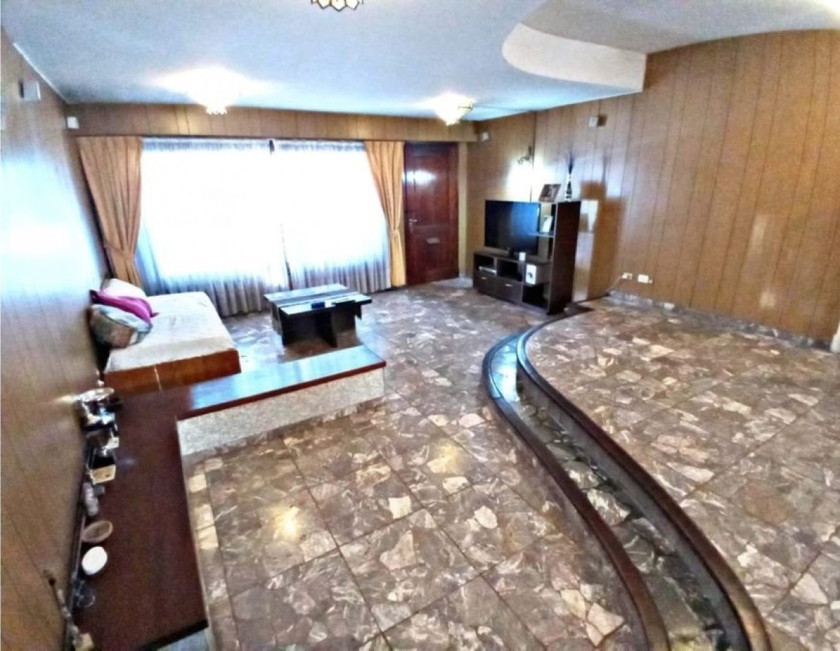 VENTA APTO LOCAL O  EDIFICIO. CHALET CLASICO MDP,  DE 6 AMBIENTES CON PATIO, PARRILLA, DESARROLLADO EN DOS PLANTAS, solo venta para proyecto comercial, o multifamiliar.