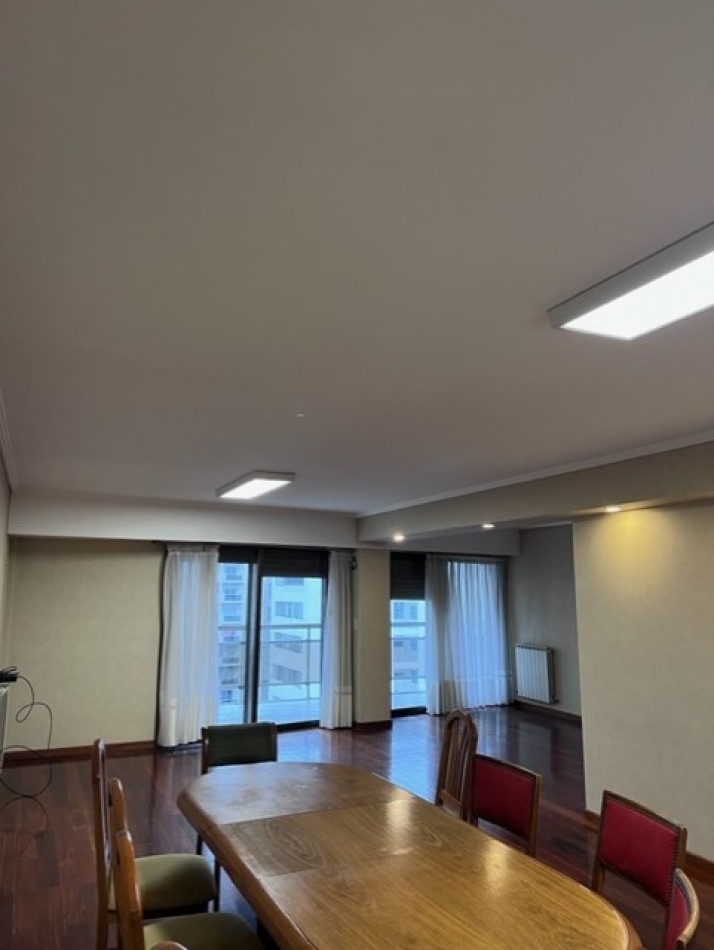 VENTA MDP,  ZONA CHAUVIN/MACROCENTRO, PISO UNICO EN SU ESTILO, CALIDAD, METRAJE, AMPLITUD DE AMBIENTES, VISTA PANORAMICA, CONSULTANOS !!!