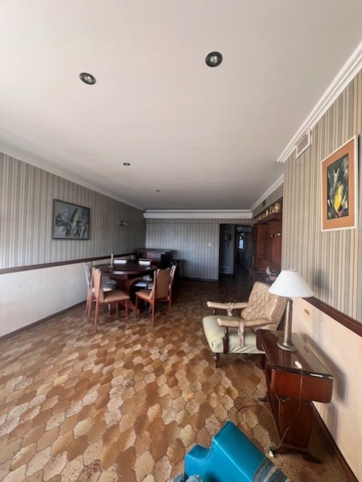 VENTA, CON RENTA !!! DEPARTAMENTO VISTA PLENA AL MAR, FRENTE AL MAR Y LA PLAZA ESPAÑA, 3 AMB. CON DEPENDENCIAS Y COCHERA