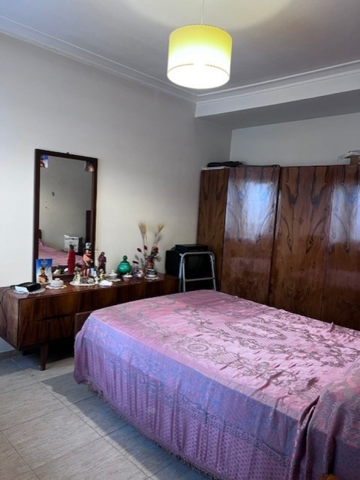 MAR DEL PLATA,  VENTA DUPLEX de 4  amb. CON PATIO, ENTRADA DE AUTO Y UN DORM. EN P.B. ,  ideal !!!