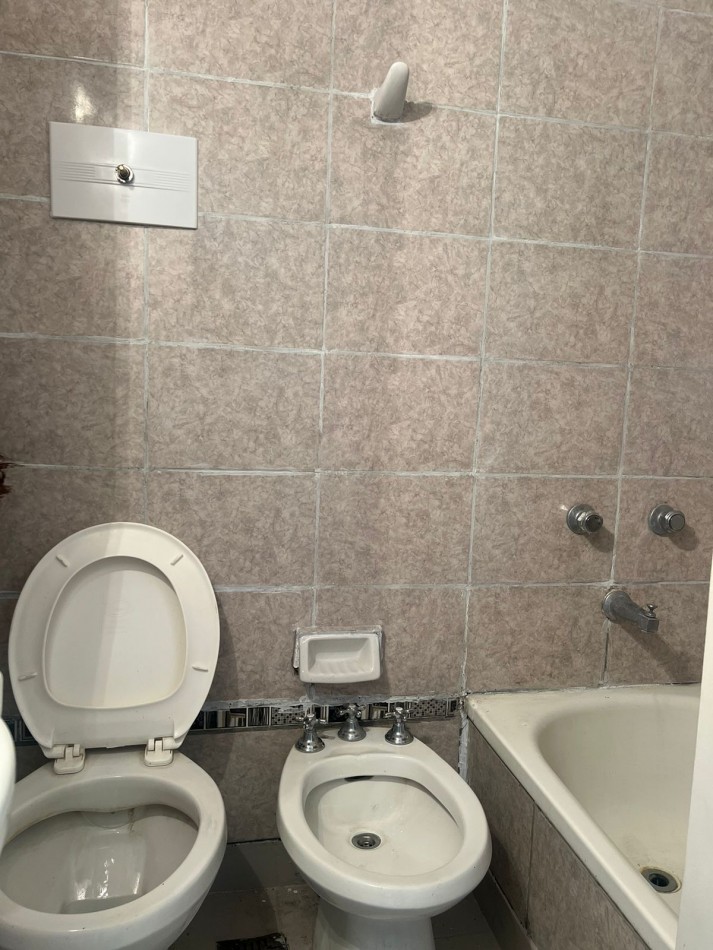 Alquiler anual departamento 4 ambientes zona Cerrito y Solis, 4 amb. balcon y cochera