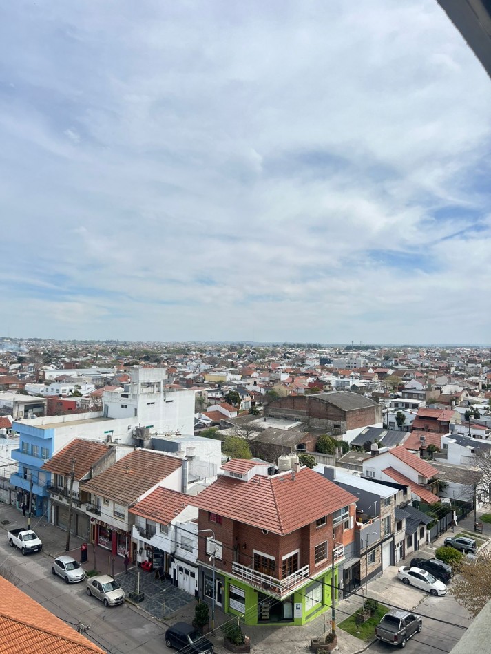 Alquiler anual departamento 4 ambientes zona Cerrito y Solis, 4 amb. balcon y cochera