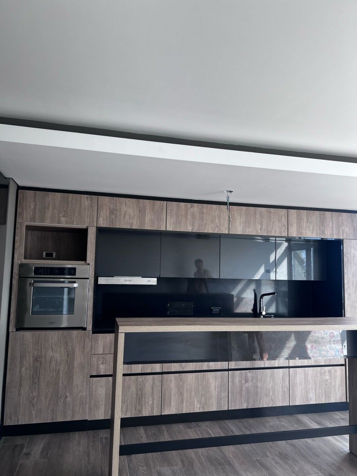 DEPARTAMENTO 2 AMBIENTES CON COCHERA EN EDIFICIO NUEVO FRENTE AL MAR!