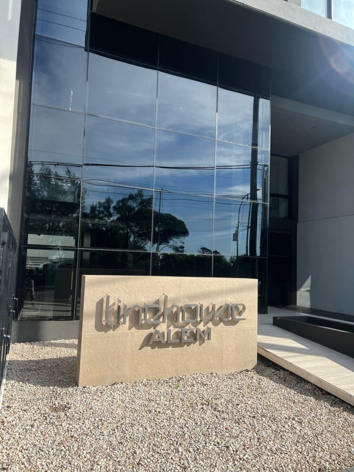 DEPARTAMENTO 2 AMBIENTES CON COCHERA EN EDIFICIO NUEVO FRENTE AL MAR!