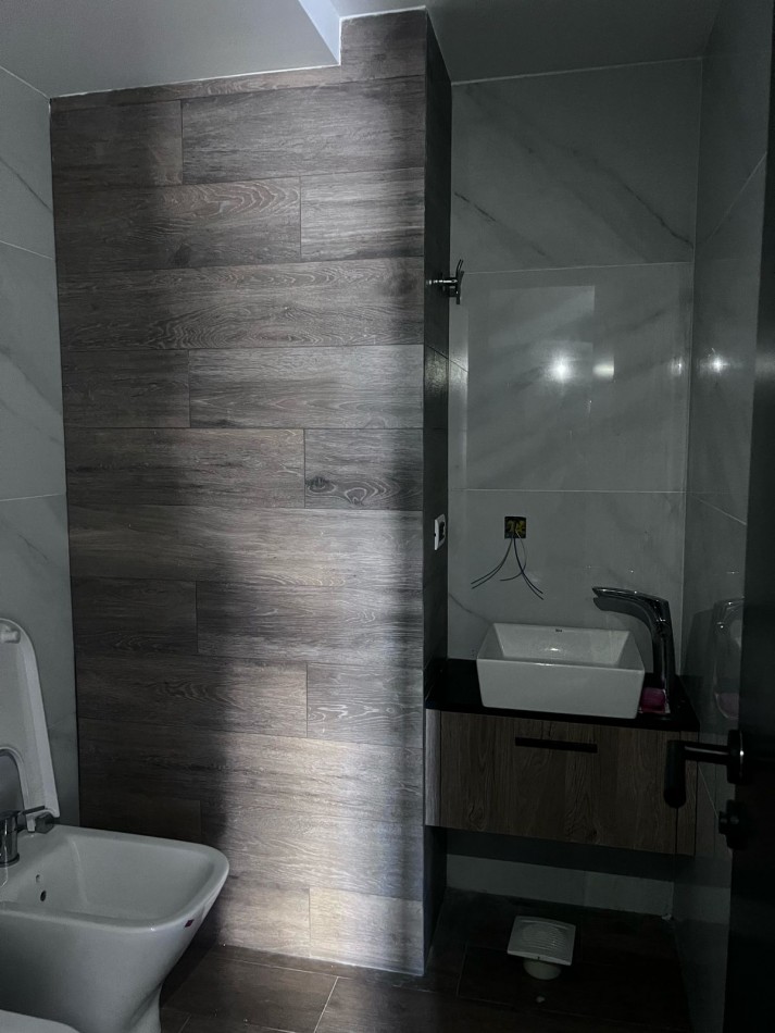 DEPARTAMENTO 2 AMBIENTES CON COCHERA EN EDIFICIO NUEVO FRENTE AL MAR!