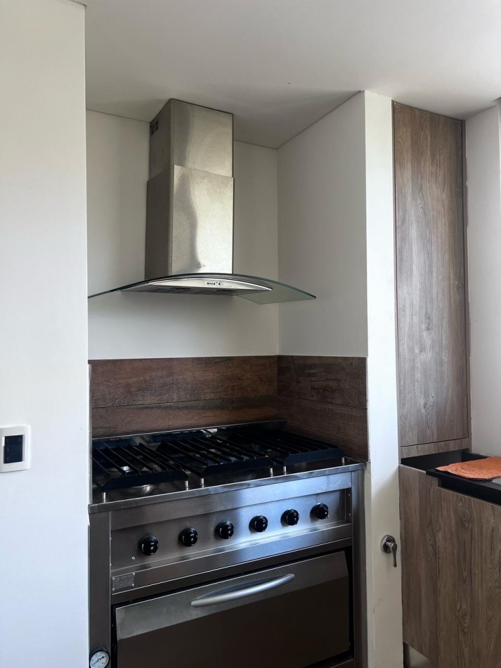 DEPARTAMENTO 2 AMBIENTES CON COCHERA EN EDIFICIO NUEVO FRENTE AL MAR!