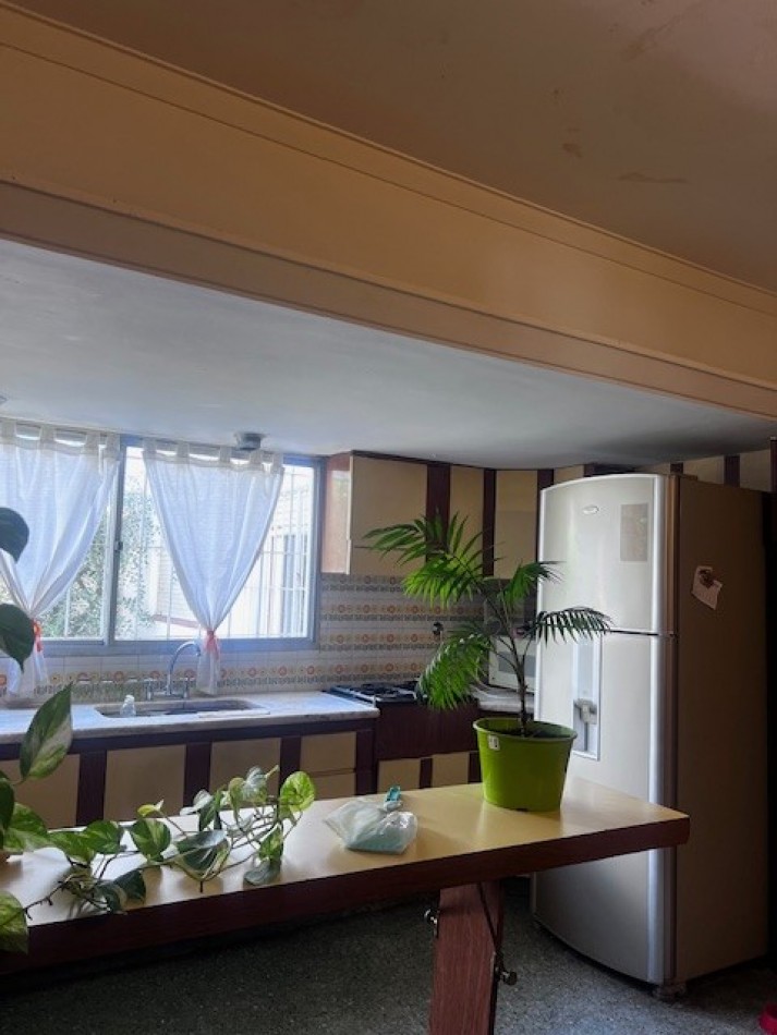 Venta chalet Mar del Plata amplio chalet uso familiar y o comercil  6  ambientes zona San Jose 