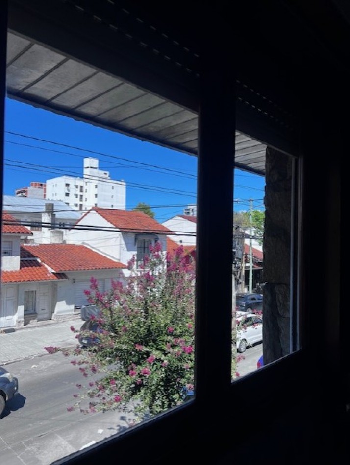 Venta chalet Mar del Plata amplio chalet uso familiar y o comercil  6  ambientes zona San Jose 