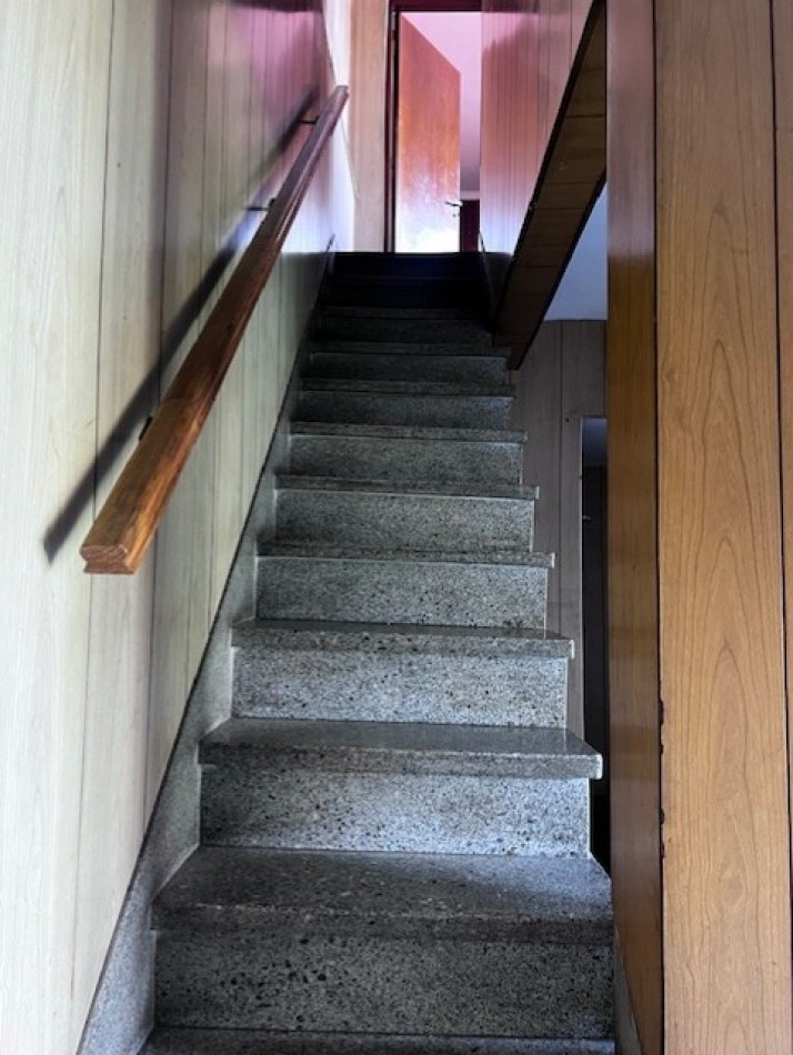 Venta chalet Mar del Plata amplio chalet uso familiar y o comercil  6  ambientes zona San Jose 