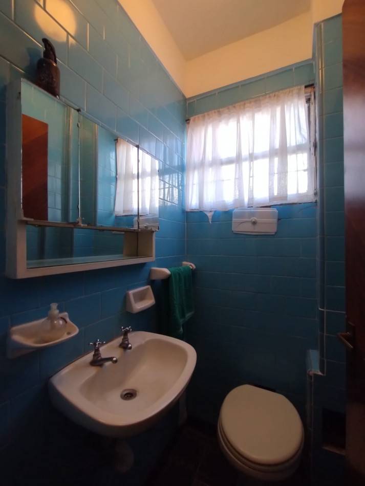 VENTA DEPARTAMENTO, 3 AMB. CON DEPENDENCIAS COMPLETAS, AL FRENTE CON BALCON Y PATIO, ZONA CENTRO !!!!