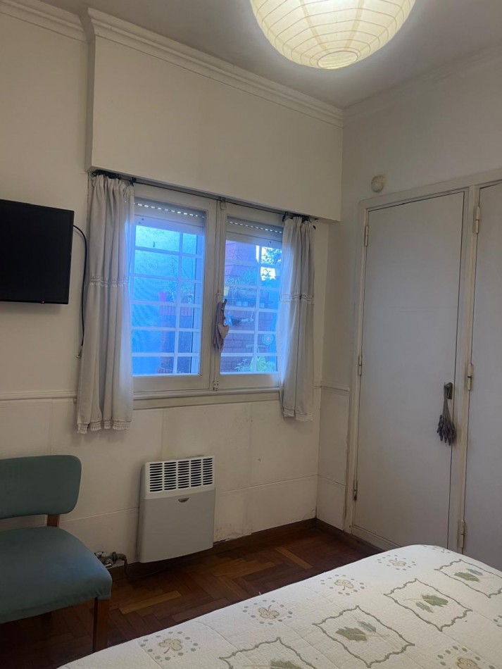 VENTA CHALET  ZONA GUEMES, A METROS DEL SHOPPING, CHALET TIPICO MDP, 3 amb. mas dependencias dobles con baño, garaje y patio 