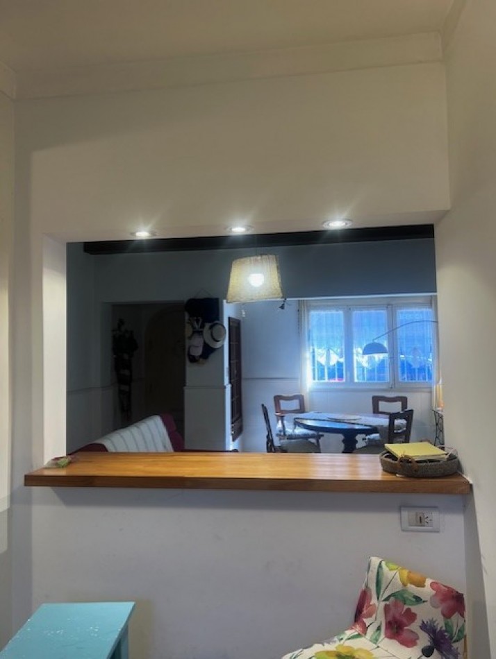 VENTA CHALET  ZONA GUEMES, A METROS DEL SHOPPING, CHALET TIPICO MDP, 3 amb. mas dependencias dobles con baño, garaje y patio 