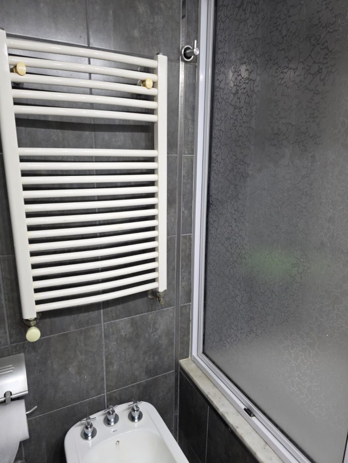 NUEVO VALOR !!!!! venta PLAYA CHICA, Mar del Plata,  2 amb. con cochera a metros del mar, excelente opcion  !!! IM - PER -  DI - BLE !1!!