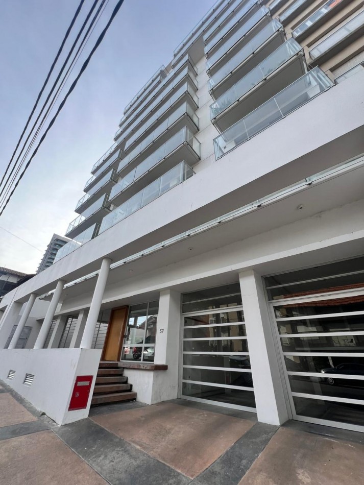 NUEVO VALOR !!!!! venta PLAYA CHICA, Mar del Plata,  2 amb. con cochera a metros del mar, excelente opcion  !!! IM - PER -  DI - BLE !1!!