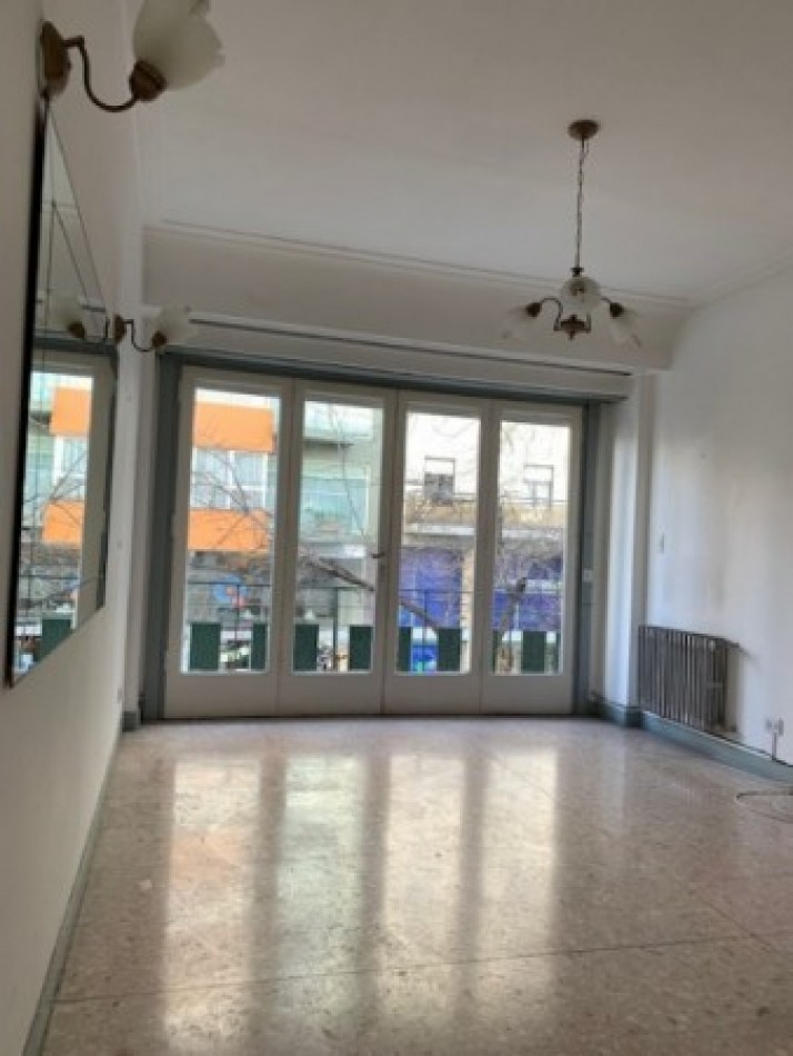 DEPARTAMENTO PISO CON PATIO, MAS BAULERA EN ALQUILER