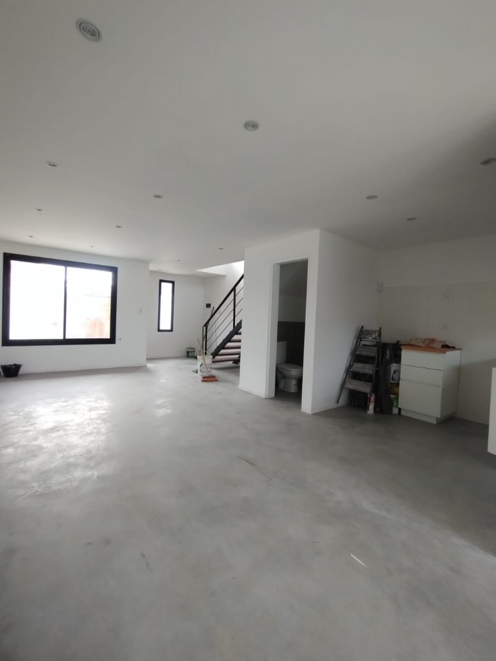 VENTA DE DUPLEX  !!!!! ACTUALIZADO PRECIO DE ESTE  HERMOSOS DUPLEX, A POCAS  CUADRAS DEL MAR,  ZONA SUR DE MDP, 3 COMODOS AMBIENTES, DISENO MODERNO, VELO !!!