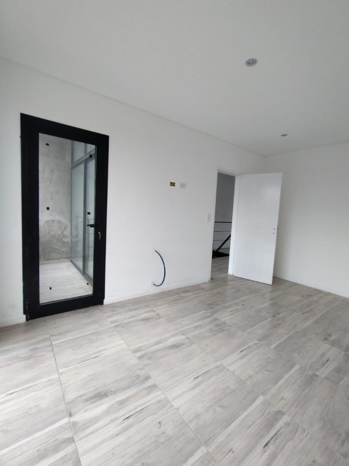 VENTA DE DUPLEX  !!!!! ACTUALIZADO PRECIO DE ESTE  HERMOSOS DUPLEX, A POCAS  CUADRAS DEL MAR,  ZONA SUR DE MDP, 3 COMODOS AMBIENTES, DISENO MODERNO, VELO !!!