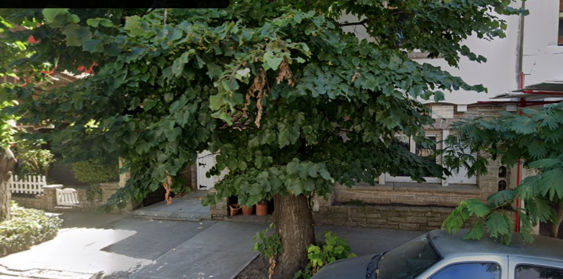 OPORTUNIDAD ***VENTA PH 3 AMB.  CON GARAJE Y PATIO, RAWSON Y CORDOBA, A RECICLAR !!!! INVERSORES !!!!