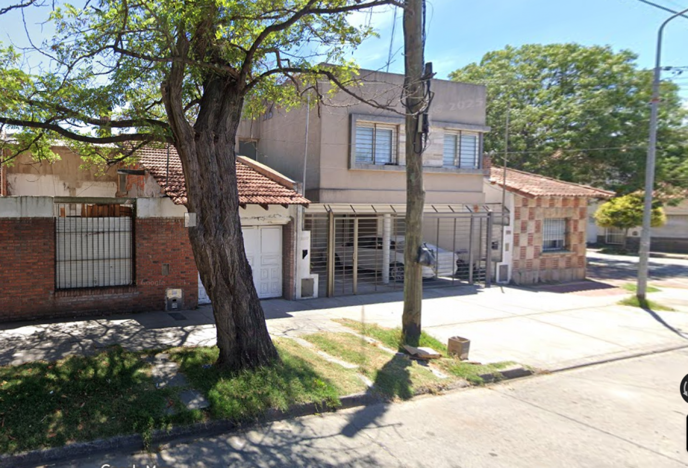 HERMOSO DUPLEX EN ALQUILER POR 24 MESES EN MAR DEL PLATA. 3 AMB. ENTRADA DE AUTO , PATIO Y BALCON 