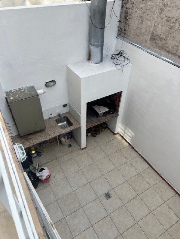 HERMOSO DUPLEX EN ALQUILER POR 24 MESES EN MAR DEL PLATA. 3 AMB. ENTRADA DE AUTO , PATIO Y BALCON 