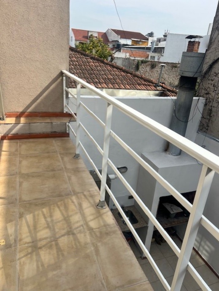 HERMOSO DUPLEX EN ALQUILER POR 24 MESES EN MAR DEL PLATA. 3 AMB. ENTRADA DE AUTO , PATIO Y BALCON 
